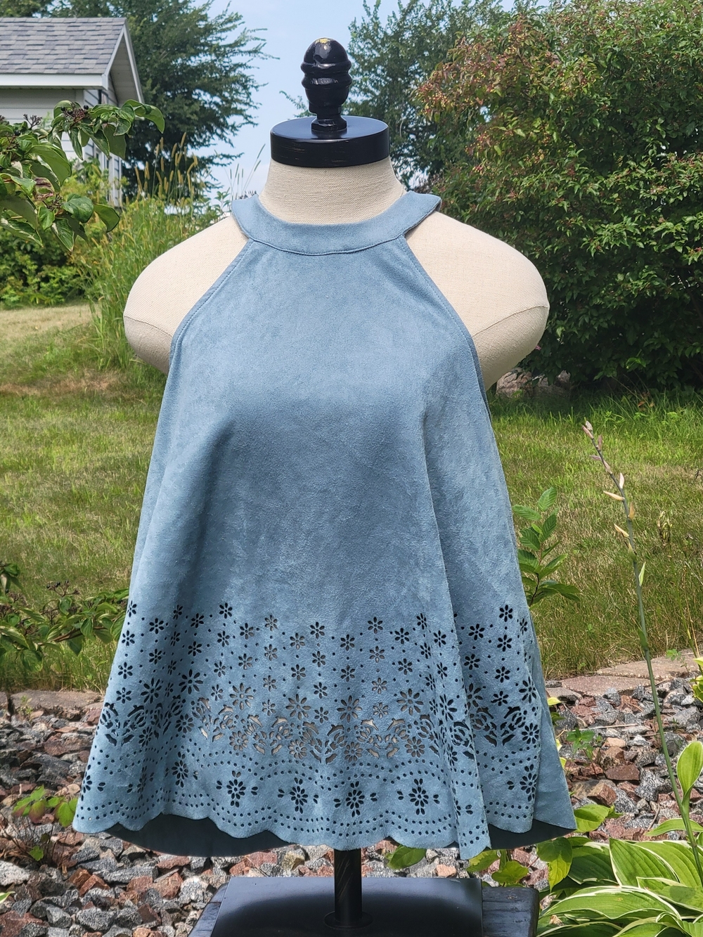 Taylor & Sage Dusty Blue Halter Suede-Look Laser Cut Size Small - Picture 10 of 10
